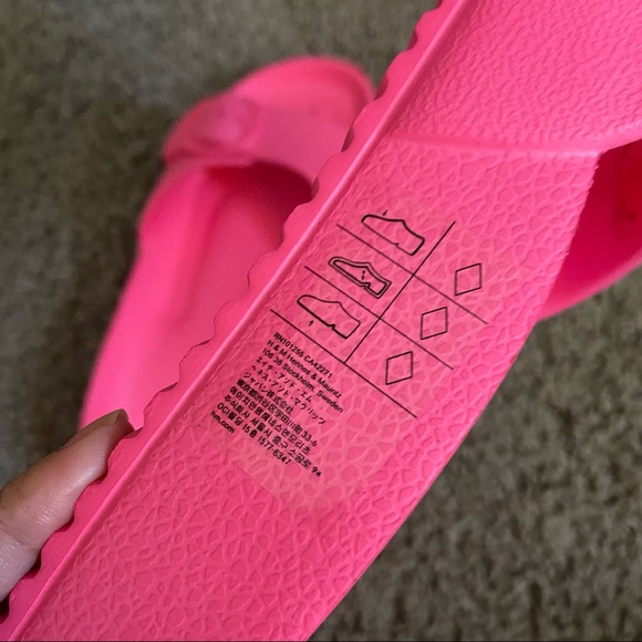 H&M Slippers - Picture 4 of 4